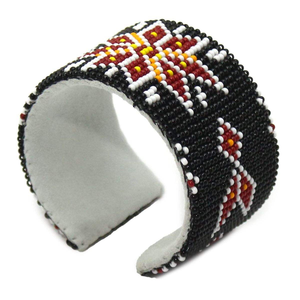 Bracelet manchette brodé de perles fait main, élégant, avec broderie de perles de rocaille - Product Image 1