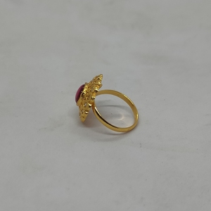 แหวนคริสตัลสีชมพูทรงกลมประณีต ชุบทอง ประดับด้วยลายดอกไม้รูปพระอาทิตย์ แหวนเพชรคิวบิกเซอร์โคเนีย แหวนแฟชั่นสไตล์ชาติพันธุ์ - Product Image 4