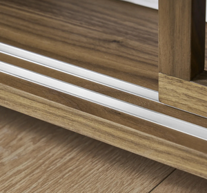 Mueble de TV Escandinavo de Madera de Teca Sólida, Mueble para Televisión con Puertas Corredizas de Listones, Mueble para Sala de Estar - Product Image 5