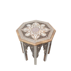 Table d'appoint marocaine sculptée à la main en bois de noyer massif, style vintage, design maure, table d'appoint carrée pour salon - Product Image 2