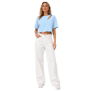 Blusa de punto oversize para mujer, estilo crop top con aberturas, color azul claro de moda, cuello redondo, hombros caídos, manga corta, color liso. - Product Image 5