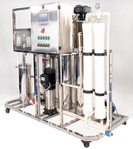 Maquinaria Comercial para Tratamiento de Agua: Motor y Caja de Cambios para Línea de Producción de Purificación, Embotellado y Llenado (12000L/día, Ósmosis Inversa) - Product Image 1
