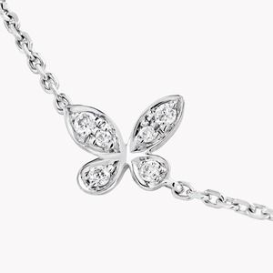 Elegante Collar de Cadena con Mariposa de Diamantes en Oro Blanco de 18K |   Joyería de Lujo para Boda y Compromiso, Delicado Anillo de Diamantes con Forma de Mariposa - Product Image 4
