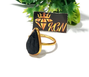Bague unique en argent sterling 925 plaqué or, style bohème, forme goutte d'eau, avec pierre précieuse tourmaline noire naturelle, faite à la main - Product Image 2