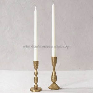 Candelabro con Acabado Dorado Antiguo Deslustreado - Portavelas de Latón Sólido, Exportador de Moradabad - Product Image 3