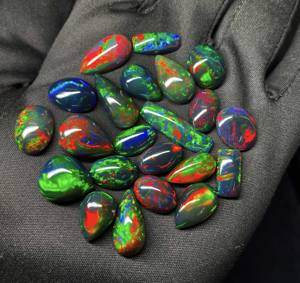 Opale noire éthiopienne naturelle, formes mélangées, cabochons, lot de pierres précieuses en vrac, 7-16 mm, opale noire certifiée IGI pour la fabrication de bijoux - Product Image 1