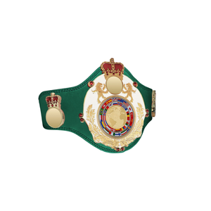 Ceinture de championnat en cuir vert personnalisée avec centre de table en forme de globe et design couronné – Ceintures de sport de qualité supérieure - Product Image 1