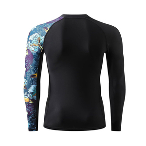Maillots de compression à manches courtes pour hommes en tissu polyester/nylon respirant et à séchage rapide, logo personnalisable, pour MMA. - Product Image 2