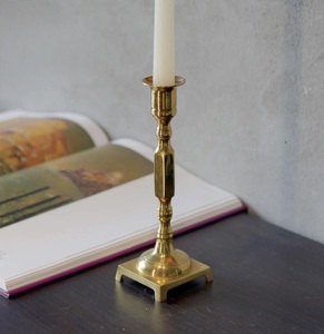 Support de bougie conique vintage en laiton fait main ILAHI, résistant à la chaleur, avec impression en relief, pour la décoration de la maison, Noël, mariage, fête - Product Image 1