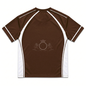 Maillot de football personnalisé pour homme, rouge, manches courtes, numéro 18, col rond, en maille polyester respirante, pour toutes les saisons - Product Image 3