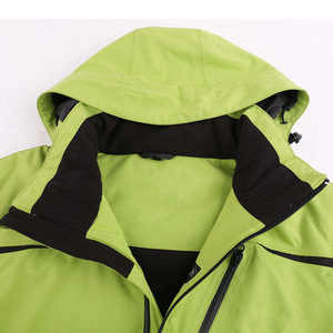 Veste à capuche pour femme en softshell de qualité supérieure, veste softshell personnalisée imperméable, légère, coupe-vent pour l'extérieur - Product Image 5