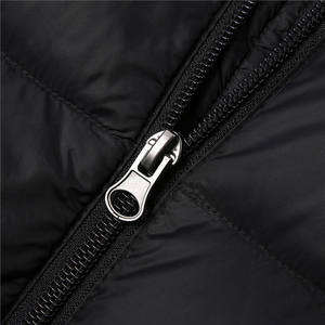 Veste matelassée imperméable à capuche pour homme, streetwear éco-responsable, recyclée, personnalisable, durable, hiver, fabricant - Product Image 3