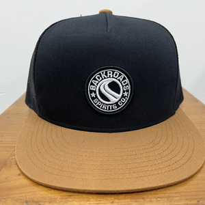 Gorra Trucker de 5 Paneles con Parche Bordado Personalizado, Malla Transpirable Estructurada para Adultos, Hecha en Vietnam, Estilo Limpio para Uso Diario - Product Image 1
