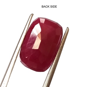 Pierre précieuse naturelle en rubis africain de 8,35 carats, taille coussin, facettée, non montée - Product Image 6