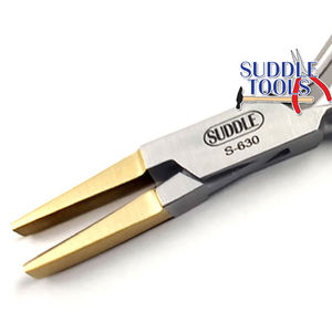 คีมปากแบนแบบโค้งครึ่งหนึ่ง หัวทองเหลืองแท้ ขนาด 130 มม. อุปกรณ์ทำเครื่องประดับเหล็ก สำหรับทำนาฬิกา เจาะร่างกาย เครื่องมือช่างแว่นตา รุ่น D - Product Image 1