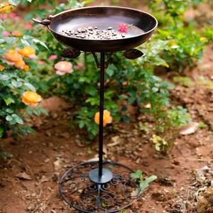 Escultura de Metal Resistente Hecha a Mano para Baño de Pájaros con Base de Estaca, Acabado con Recubrimiento en Polvo, Diseño Personalizable para Decoración de Jardín Exterior - Product Image 1