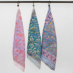 Colección de Verano Craftjaipur, Pañuelo Bandana de Algodón Natural Estampado con Bloques Florales Étnicos de la India, Multicolor, Hermoso Pañuelo para Mujer - Product Image 1