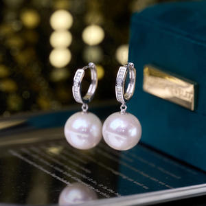 Boucles d'oreilles pendantes en perles naturelles de 925, fabrication artisanale exquise, double perle avec tempérament, forme impeccable de 8 à 10 mm - Product Image 1