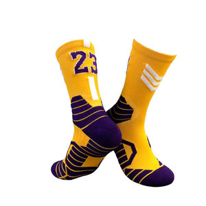 Chaussettes de sport Econex jaunes antidérapantes à motif géométrique respirantes sans couture en spandex pour femmes, idéales pour l'entraînement estival - Product Image 3
