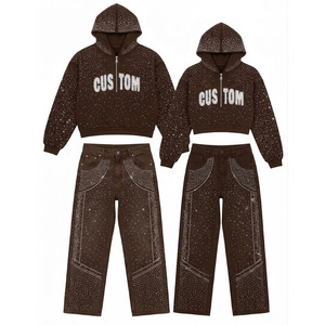 Ensemble de survêtement unisexe en polaire noir avec logo personnalisé et strass, sweat à capuche oversize à demi-zip et pantalon baggy assorti, style streetwear, fabricant - Product Image 4