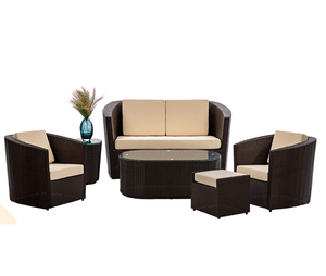 Ensemble de canapés contemporains en polyrotin pour l'extérieur avec coussins blancs, mobilier de jardin et de terrasse avec table basse et ottoman pour la cour. - Product Image 1