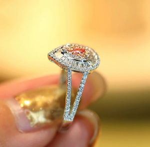 Bague de cocktail pour femme en or véritable 18 carats, plaquée rhodium, avec halo de diamants et pierre centrale rouge, bague de mariage - Product Image 1