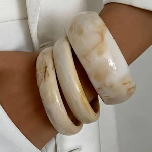 Bracelet en résine acrylique fait main Belladec, couleur personnalisable, designs uniques, style vintage, unisexe, bracelets de haute qualité - Product Image 3