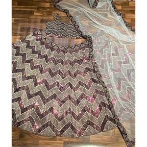 Vestidos de Novia de Diseñador - Lehenga Choli con Dori y Trabajo de Lentejuelas Pesadas - Product Image 4