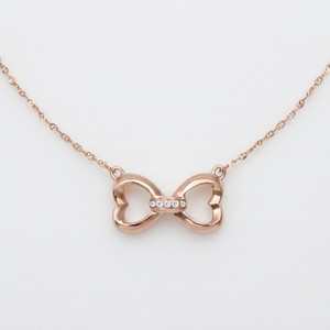 Pendentif plaqué or rose avec moissanite sertie en canal, collier en diamant taille brillant pour femme, à porter au quotidien - Product Image 1