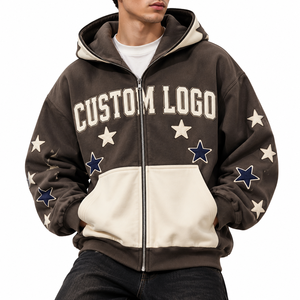 Sweat à capuche zippé personnalisé avec logo, couleur marron crème, coupe oversize pour homme, avec appliques étoiles, style universitaire Y2K, streetwear, en molleton de coton. - Product Image 1