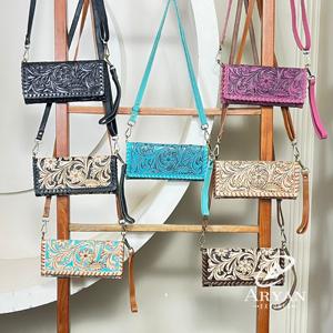 Nouvelle Tendance Mode : Mini Sac à Main Pochette en Cuir Véritable de Vache, Motif Floral Gravé à la Main, Portefeuille Trifold Bandoulière avec Dragonne pour Femme - Product Image 1