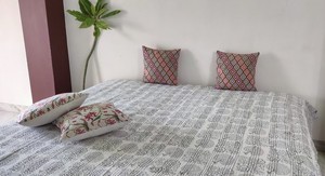Cubrecama Kantha Hecho a Mano, Colcha de Algodón Estampada, Manta Floral para Todas las Temporadas, Ropa de Cama para Hogar y Hotel - Product Image 2