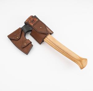 STEEL CRAFT INTERNATIONAL Hache-marteau professionnelle en acier à haute teneur en carbone forgé à la main, 11,8 pouces, manche en bois de frêne pleine tige, pour bushcraft et bricolage - Product Image 1