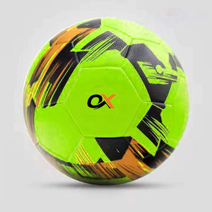 Ballon de football Oxva Industries de qualité supérieure, taille officielle, design professionnel durable, en PU thermocollé sans couture - Product Image 3