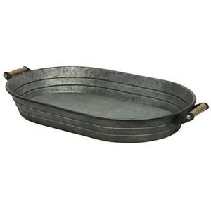 Bandeja de servir duradera de metal galvanizado con asas de madera, perfecta para servir el desayuno en la cama o en la mesa. - Product Image 5