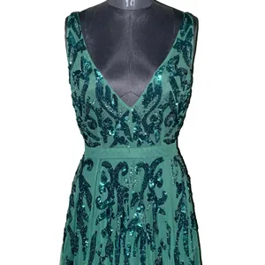 Vestido de Noche Verde Botella de Tul, Corte A, Escote en V Profundo, Sin Mangas, con Diseño Floral en la Parte Delantera y Lentejuelas para Fiestas y Bailes - Product Image 6