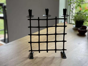 Candelabro de hierro forjado moderno Diseño cuadrado con malla para Navidad-Sostiene 3 velas - Product Image 5