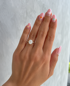 Bague solitaire classique en or jaune 14 carats plaqué or, sertie de diamants taille brillant, disponible à prix compétitif. - Product Image 3