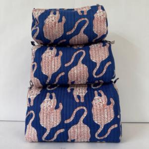 Ensemble de trousses de maquillage en coton matelassé à imprimé tigre bleu, trousse de toilette pour femmes, organiseur de voyage, pochette à fermeture éclair faite à la main - Product Image 2