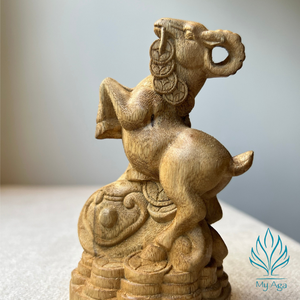 Estatua del Zodiaco Asiático de Calidad Profesional, Escultura de Cabra en Madera de Agar Natural de Vietnam, Decoración para Sala de Estar para la Buena Fortuna - Product Image 3