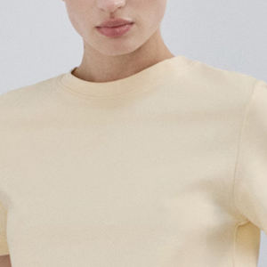 Camiseta de Corte Holgado con Textura Suave, Diseño Moderno para Mujer, Camiseta con Logotipo Personalizado para Compradores al por Mayor - Product Image 2