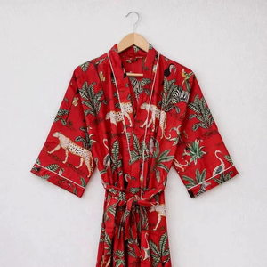 Robe Kimono Décontractée en Coton Naturel, Peignoir à Col en V, Séchage Rapide, Tissu Doux et Confortable, Fait Main, Coupe Ample, Imprimé Safari Élégant - Product Image 1