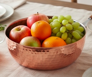 Bol en cuivre fait main avec un design martelé pour servir les aliments, vaisselle moderne, idéal pour offrir et pour la table. - Product Image 5