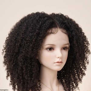 Peluca rizada elegante de alta demanda, sin pegamento, con frente de encaje, suave y de rizo natural para mujer, para uso diario y de moda, disponible para la venta. - Product Image 1