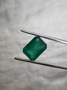 Esmeralda Zambiana Natural de 5.73 Ct, Corte Octogonal, Gema Verde Suelta, Piedra Preciosa para Joyería, Venta al Por Mayor - Product Image 1