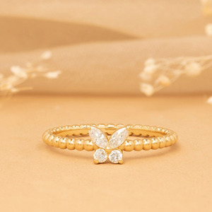 Anillo de Oro Blanco de 14K con Diamantes Cultivados en Laboratorio en Forma de Mariposa - Product Image 3
