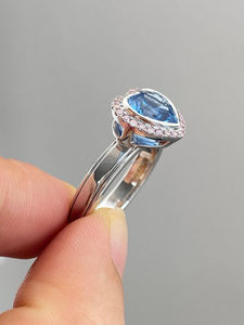 Bague en diamant bleu en forme de cœur avec halo rose, élégante bague de fiançailles en or blanc, cadeau romantique de bijoux fins - Product Image 4