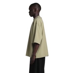 T-shirt oversize vert sauge pour homme, col montant, coupe carrée, épaules tombantes, en coton, style streetwear, vente en gros - Product Image 2