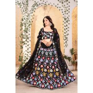 Ensembles pour femmes de créateur Lehenga Choli avec une belle broderie multi-fils - Product Image 6