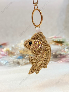 Al por mayor: Colgante de algodón hecho a mano con diseño de pez dorado, de lujo, con temática marina, para bolso y llavero, ecológico, ligero y de moda - Product Image 3